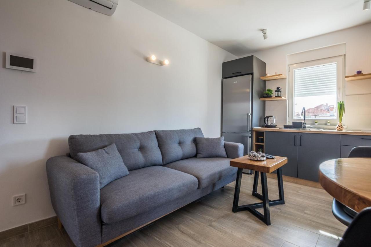 Apartments Pejakovic Vir Eksteriør billede
