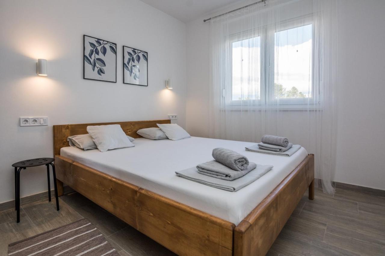 Apartments Pejakovic Vir Eksteriør billede