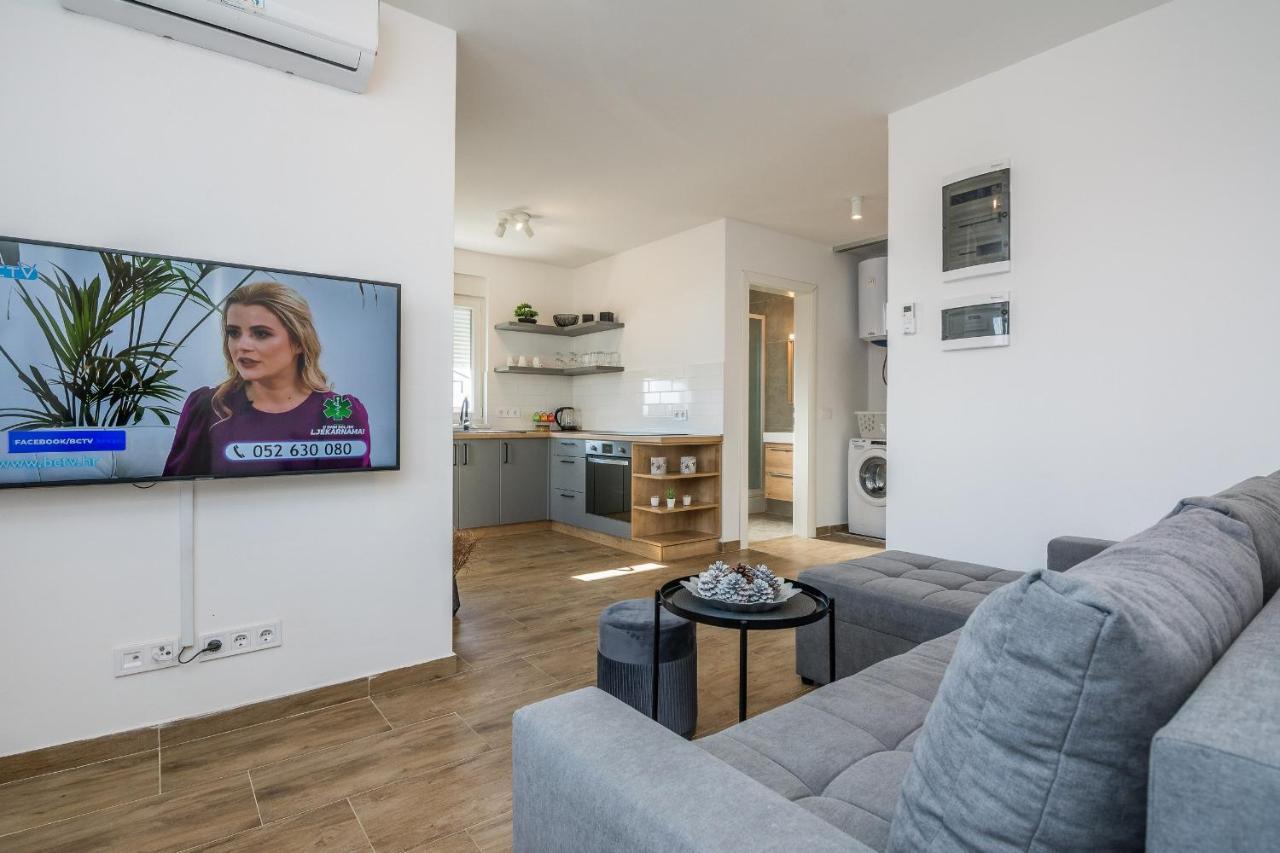 Apartments Pejakovic Vir Eksteriør billede