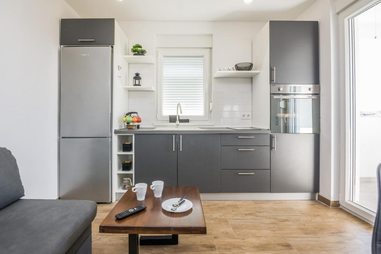 Apartments Pejakovic Vir Eksteriør billede