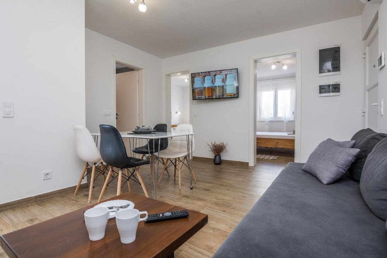 Apartments Pejakovic Vir Eksteriør billede
